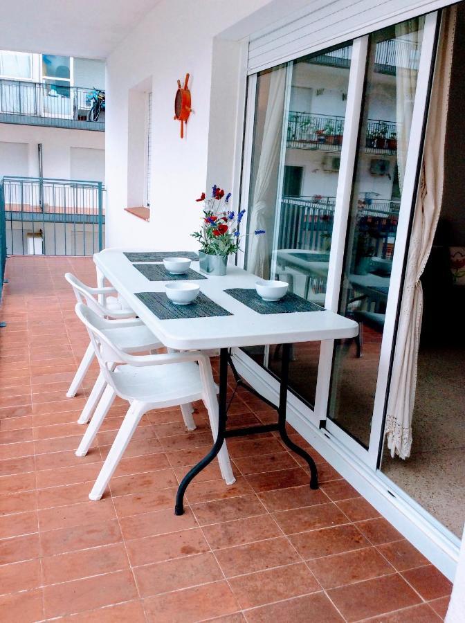 Apartamentos Aquarium. 150 Metros Playa. Roses Bagian luar foto