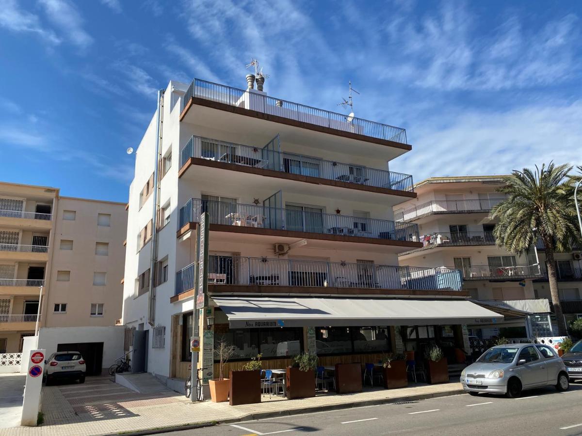 Apartamentos Aquarium. 150 Metros Playa. Roses Bagian luar foto